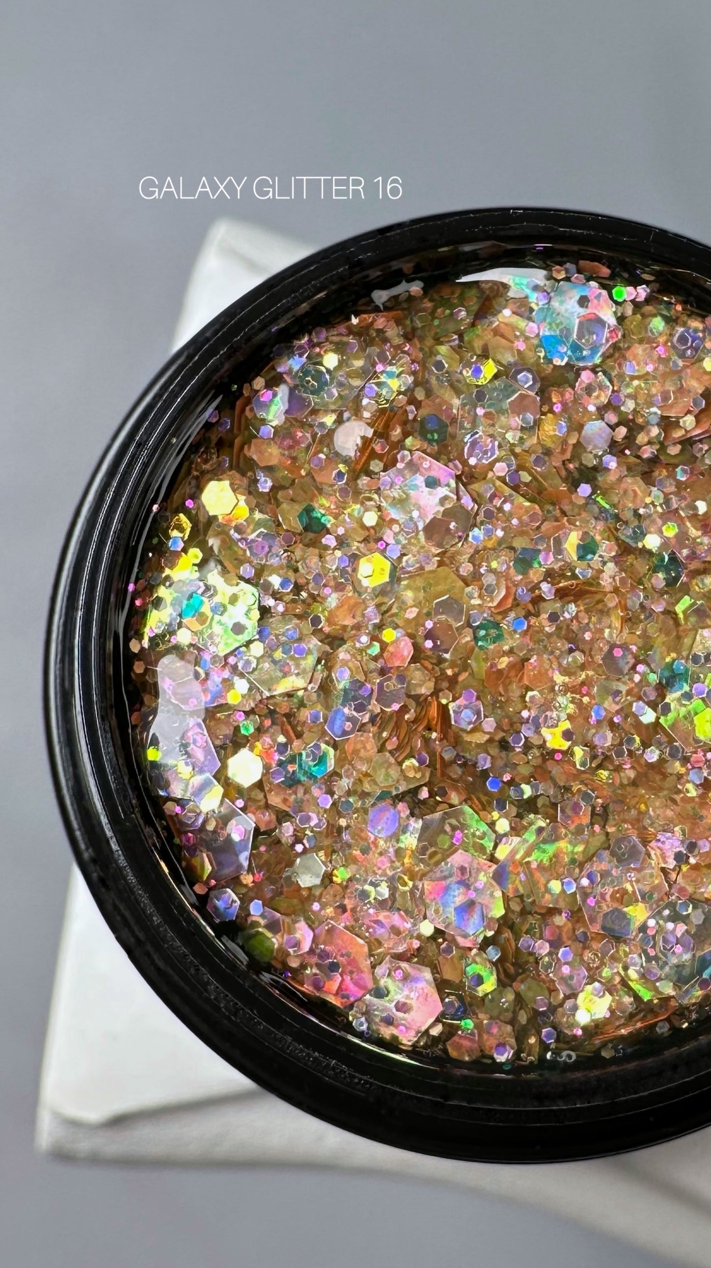 Saga Professional Galaxy Glitter No16 (5 мл)