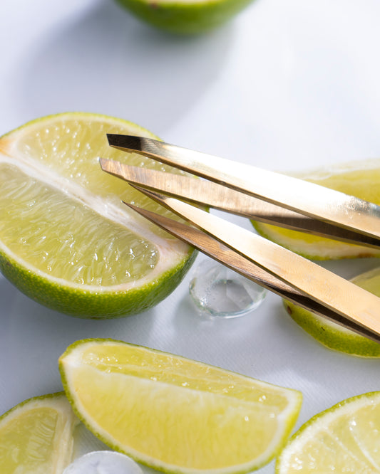 ZOLA ПІНЦЕТ ПРОФЕСІЙНИЙ ДЛЯ БРІВ GOLD (СКОШЕНИЙ)