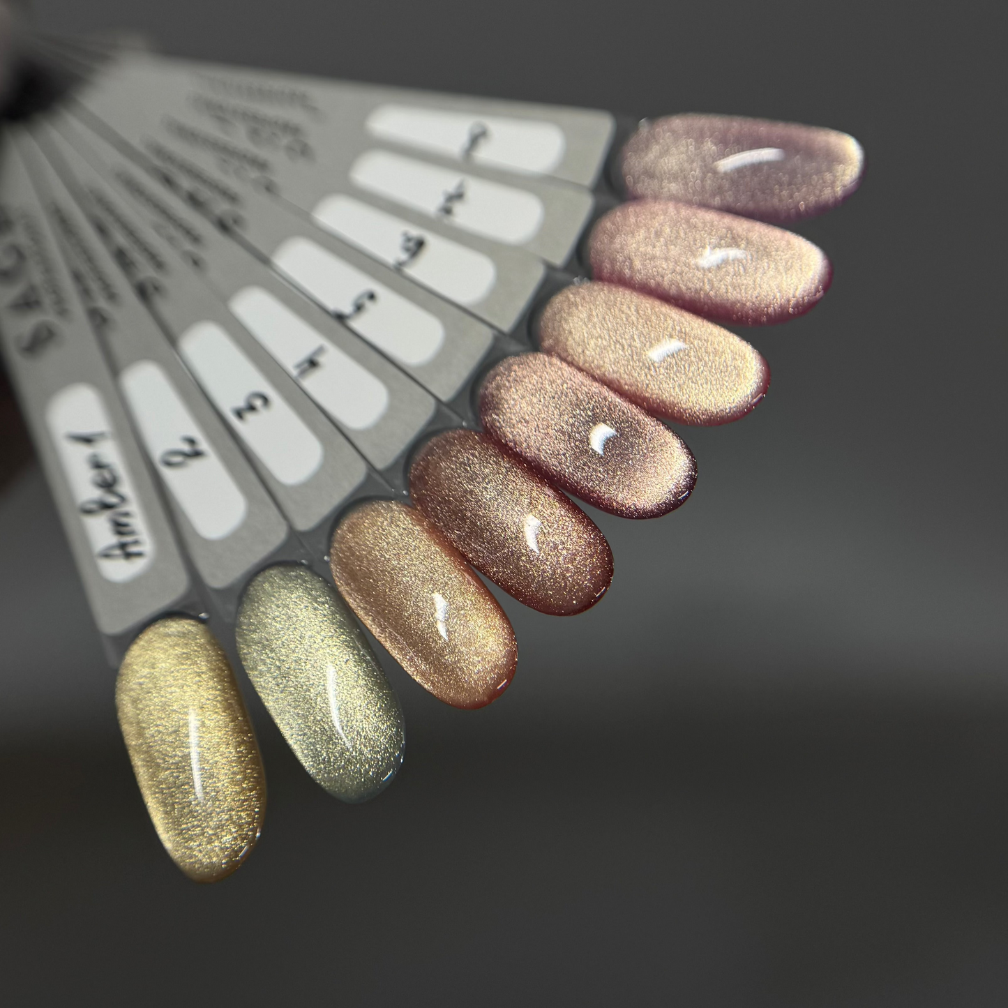 Gel polish Saga Amber Cat Cat's Eye No. 01, 10 ml