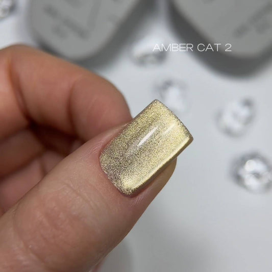 Гель-лак Saga Amber Cat Котяче Око №02, 10 мл