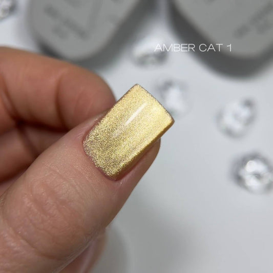 Гель-лак Saga Amber Cat Котяче Око №01, 10 мл