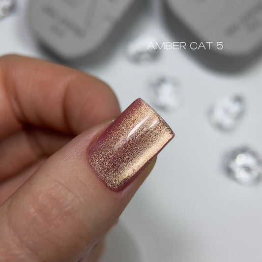 Гель-лак Saga Amber Cat Котяче Око №05, 10 мл