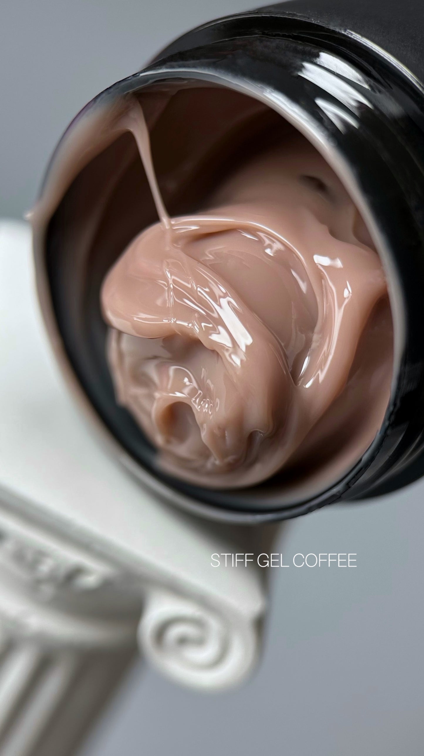 Гель-желе для нігтів Saga STIFF gel №05 Coffee, молочна кава, 13 мл