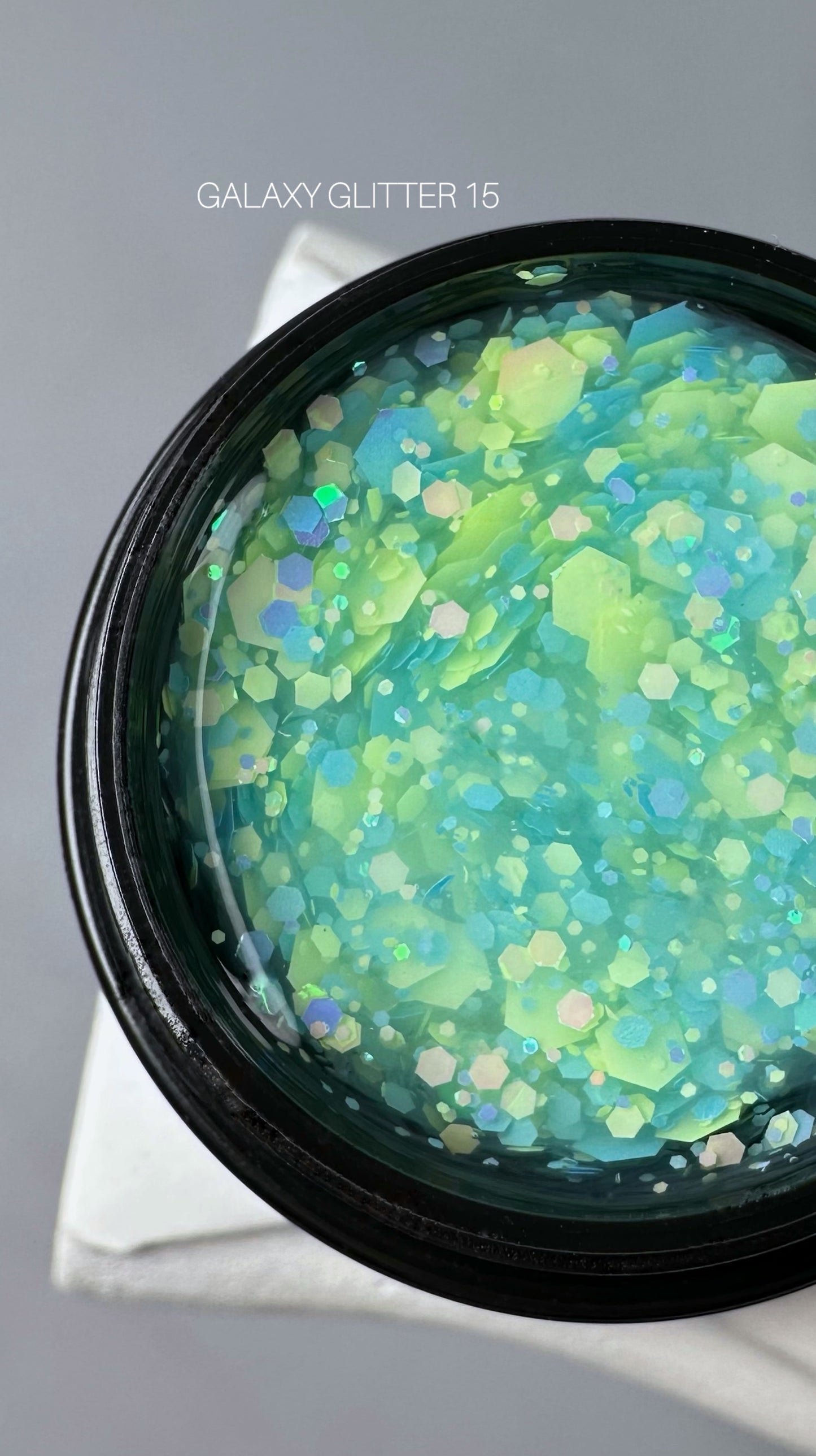 Saga Professional Galaxy Glitter No15 (5 мл)