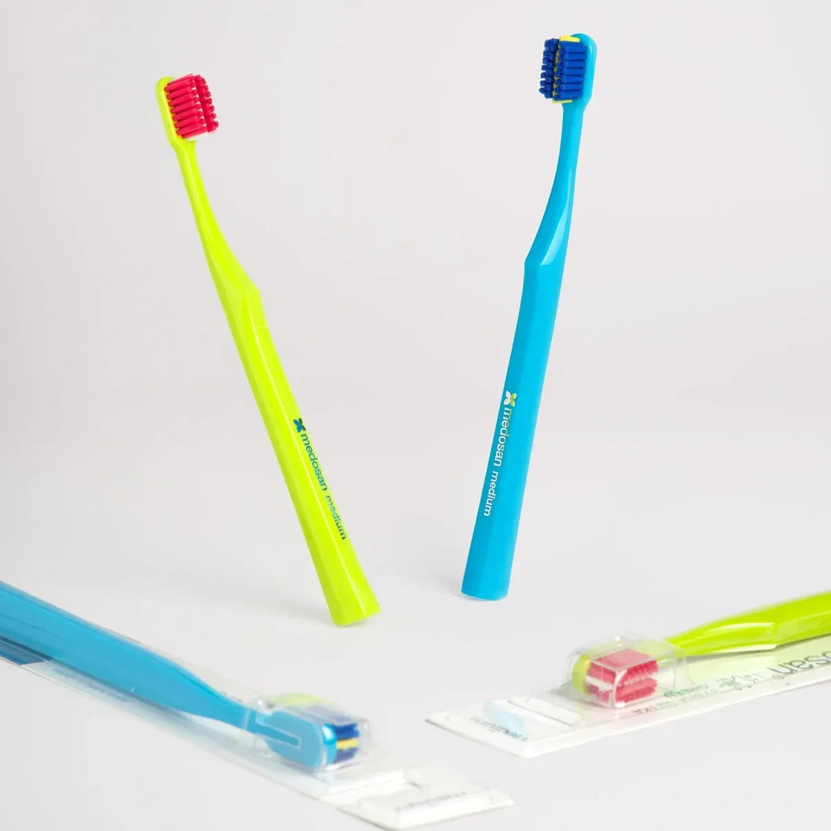 Зубная щетка SmileCare Medium Green Medosan